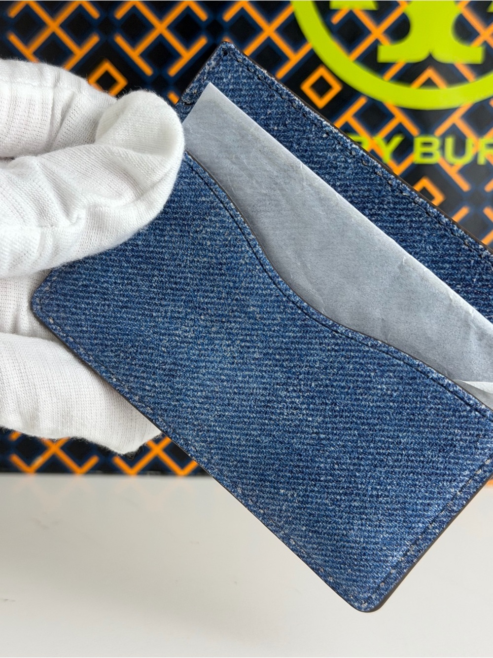 NWT Tory Burch Emerson Denim Suede Slim Card Case - Picture 7 of 9